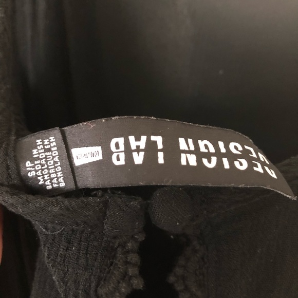 Design Lab Ruffled Romper size small - Picture 5 of 5